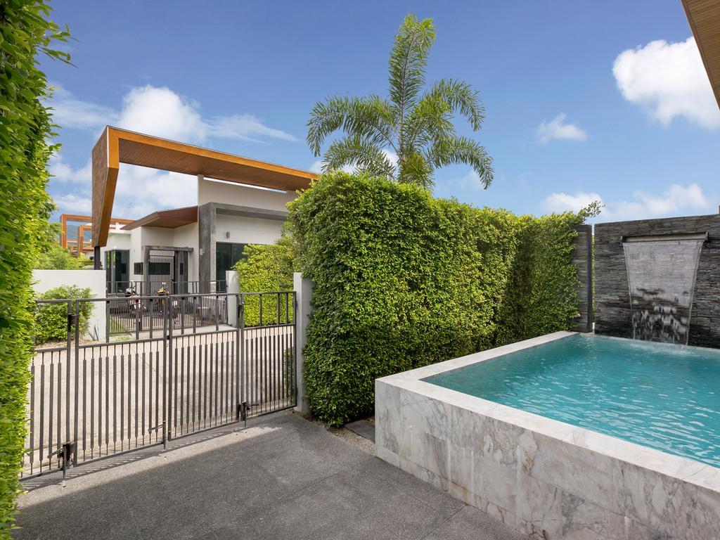 The 8 Pool Villa Chalong Exterior photo