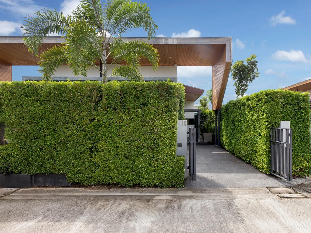 The 8 Pool Villa Chalong Exterior photo